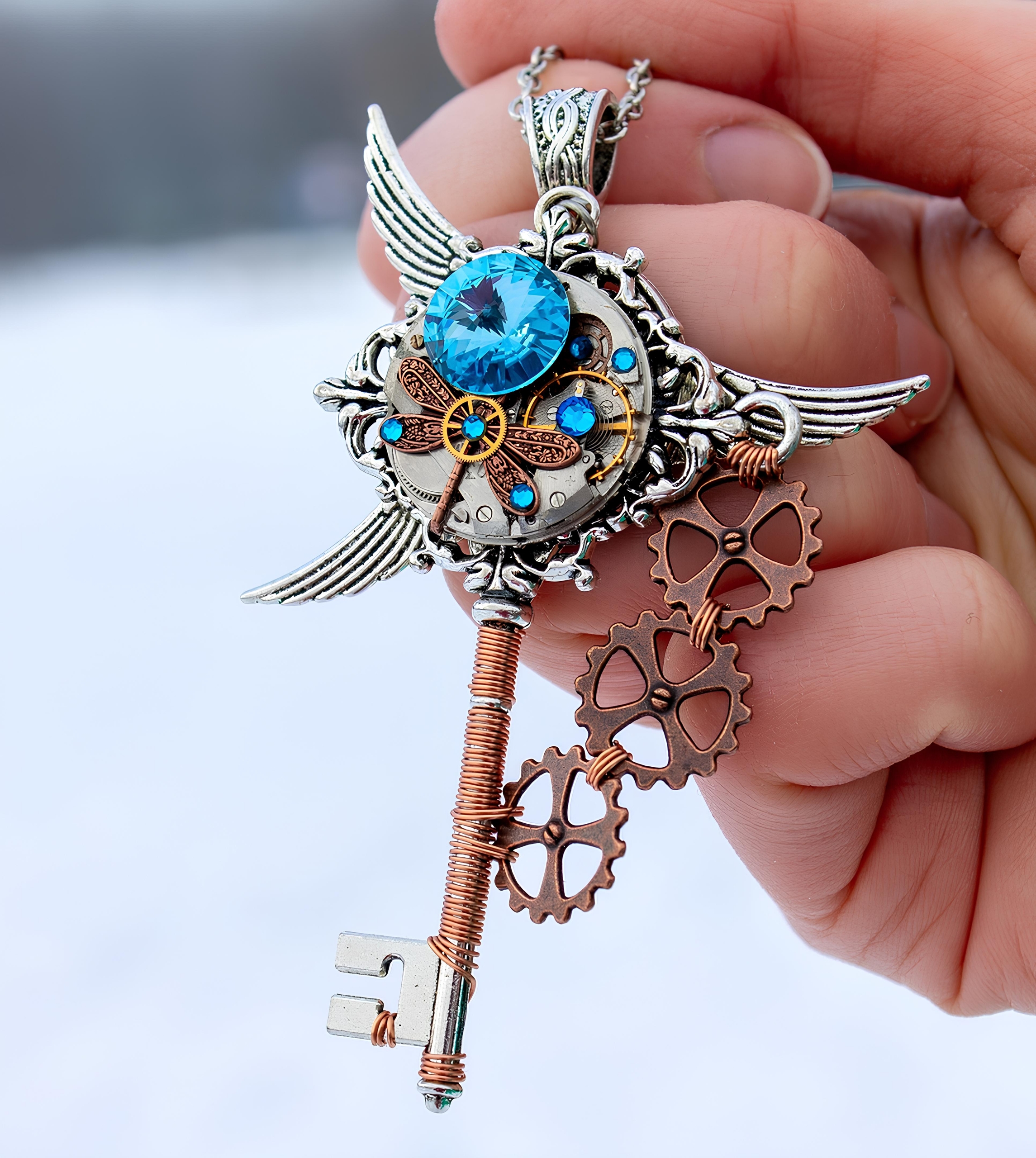 Стимпанк кулон-ключ с кристаллами Сваровски «Стрекоза на Удачу»