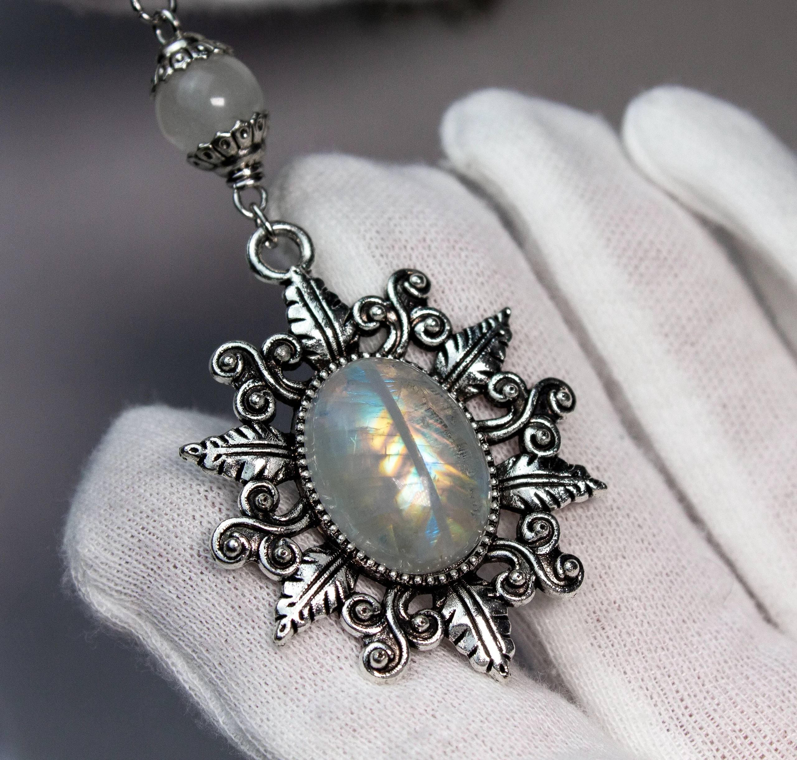 Ведьмино свечение - кулон с редким лунным камнем "Ведьмин Глаз"