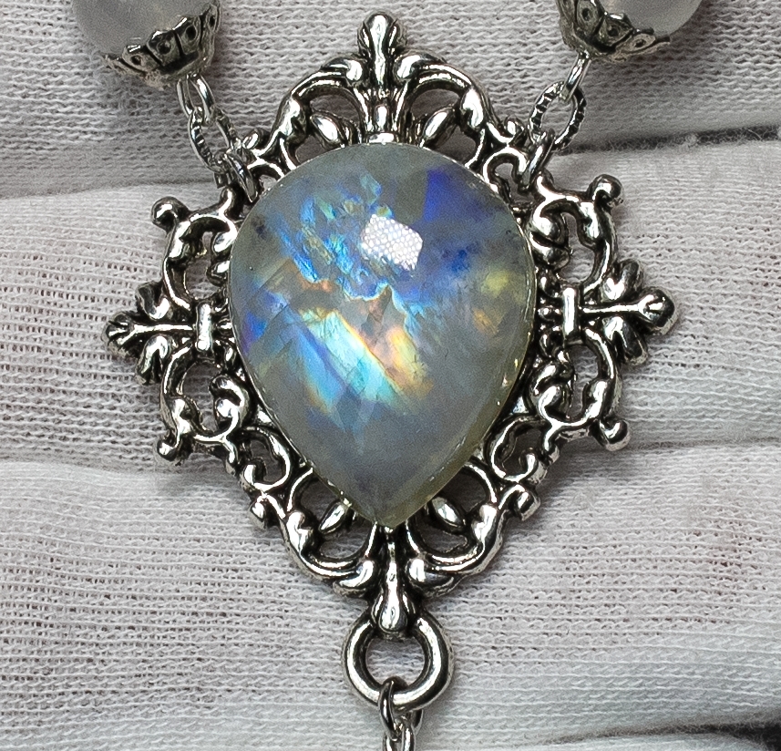 Комплект Колье + Серьги «Капля Луны» с Редким Лунным Камнем в форме капли.