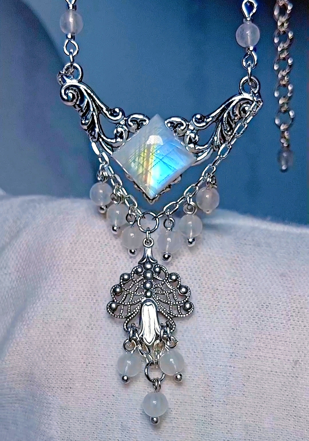 Комплект Украшений (колье и серьги) с Натуральным Редким Лунным Камнем - фото товара