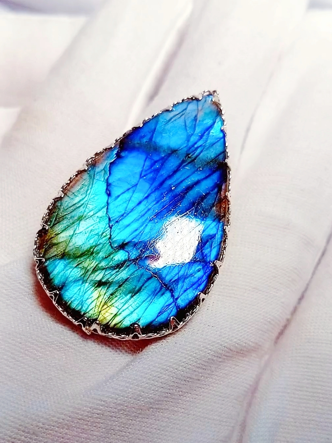 Купить Кольцо «Тайная Лагуна» с Натуральным Редким Крупным Лабрадором в SteamStyle - фото товара