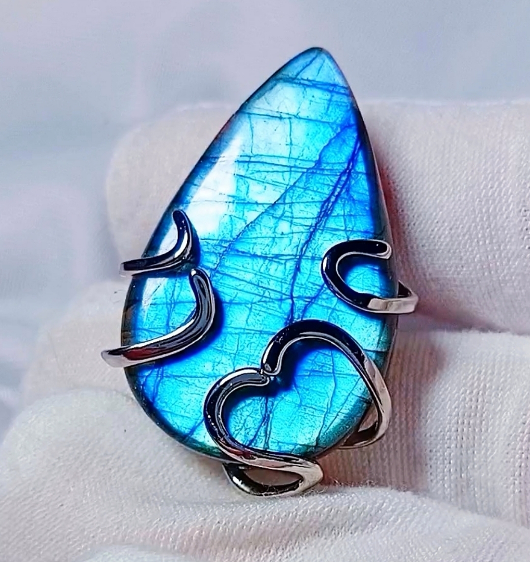 Кольцо с Натуральным Редким Лабрадором "Море Любви"