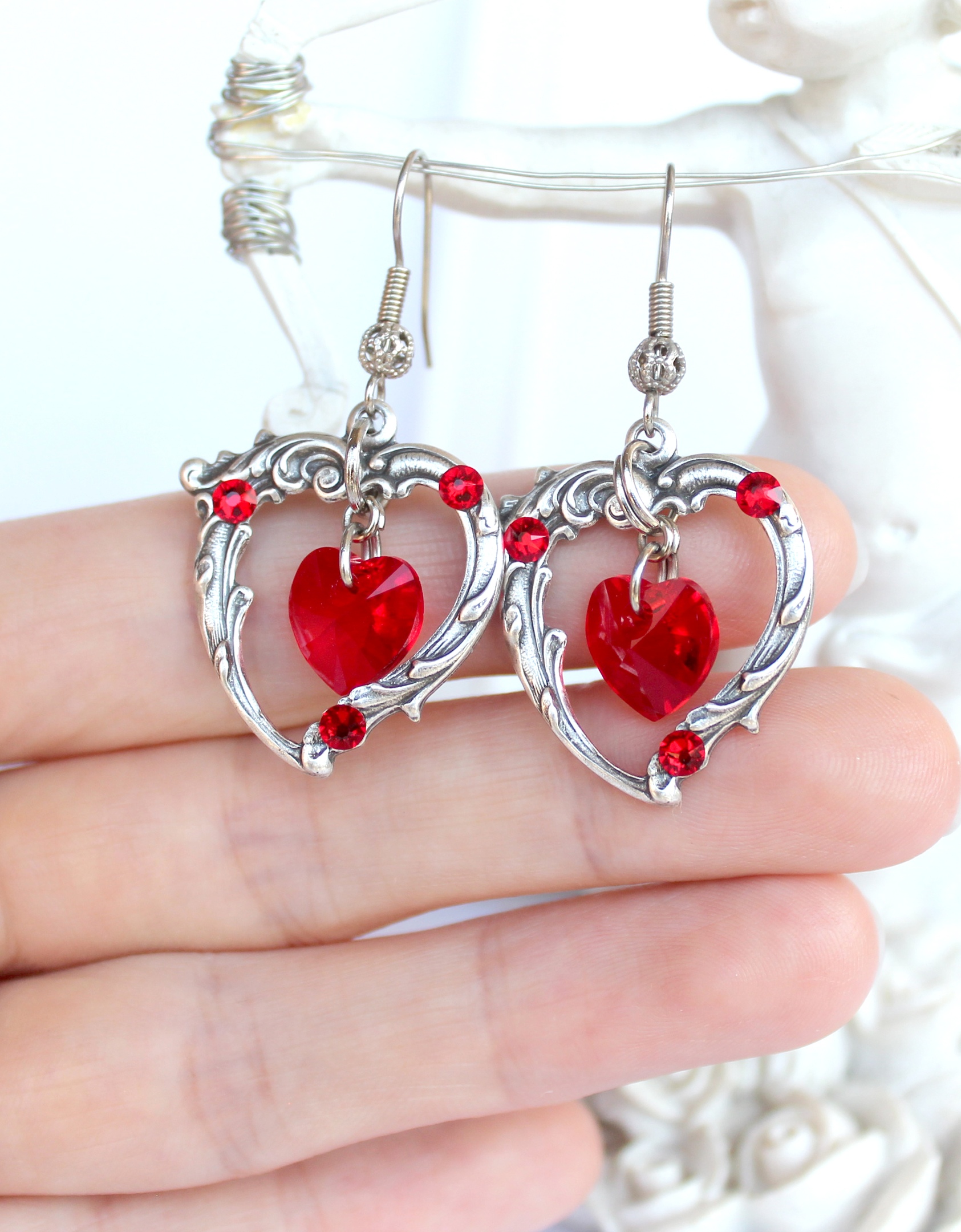 Серьги "Love"  со Сваровски